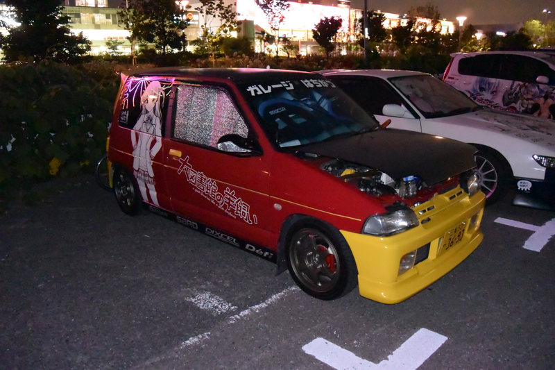 Illustration for article titled Japan, A Dogapult Trip, Part 5: Cars and Cosplay and Comiket!